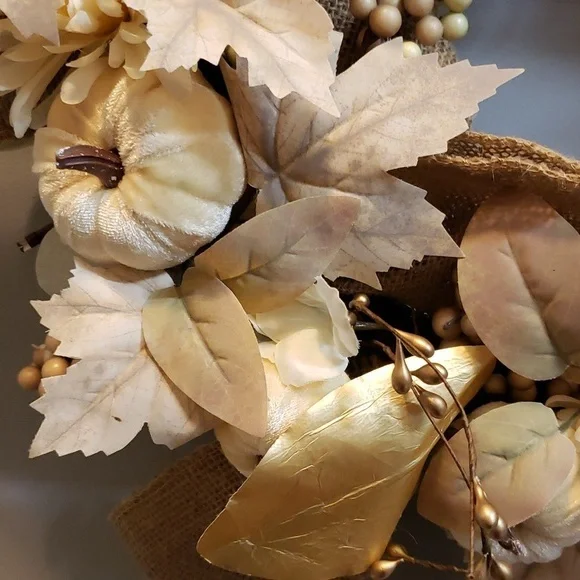 The Farmhouse Rachel Ashwell NWT Ivory Pumpkins, Mums Fall Leaves Lighted Wreath - Picture 2 of 7